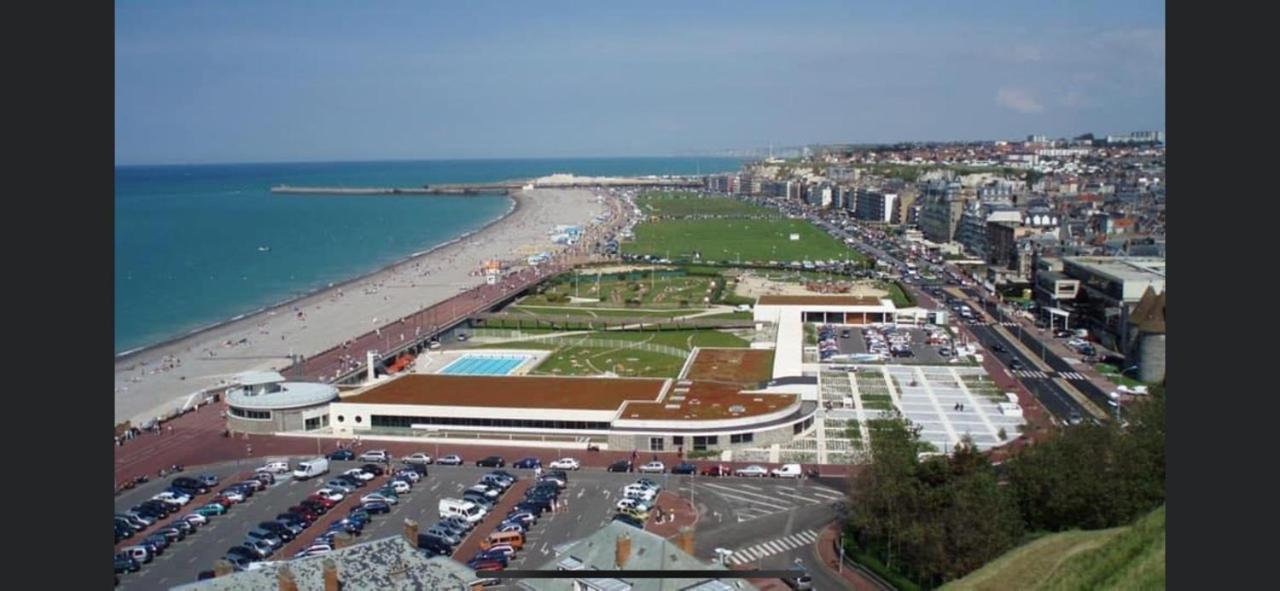 Le Petit Fute 112 Lägenhet Biville-sur-Mer Exteriör bild