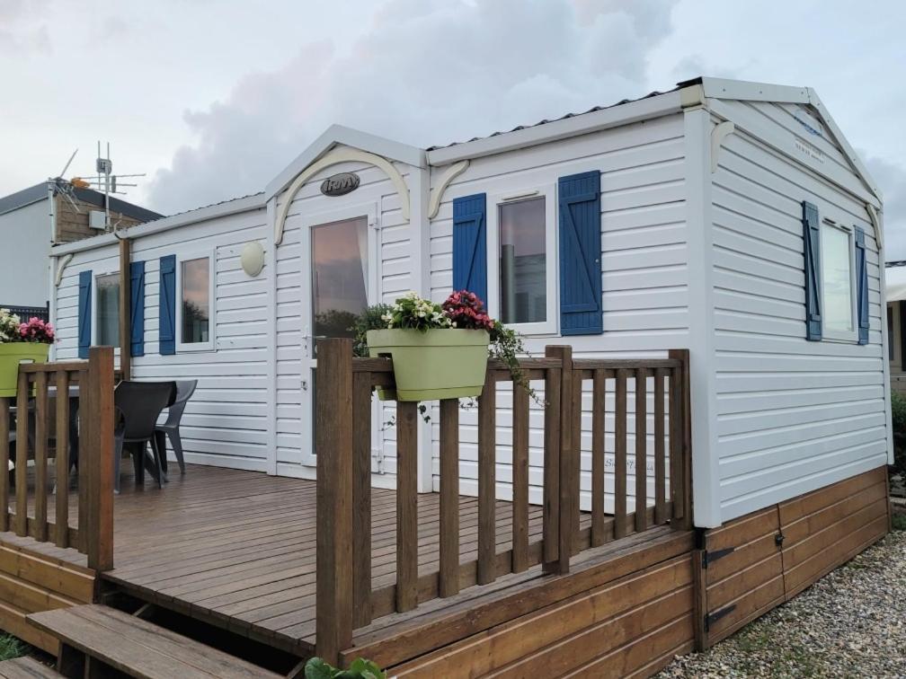 Le Petit Fute 112 Lägenhet Biville-sur-Mer Exteriör bild