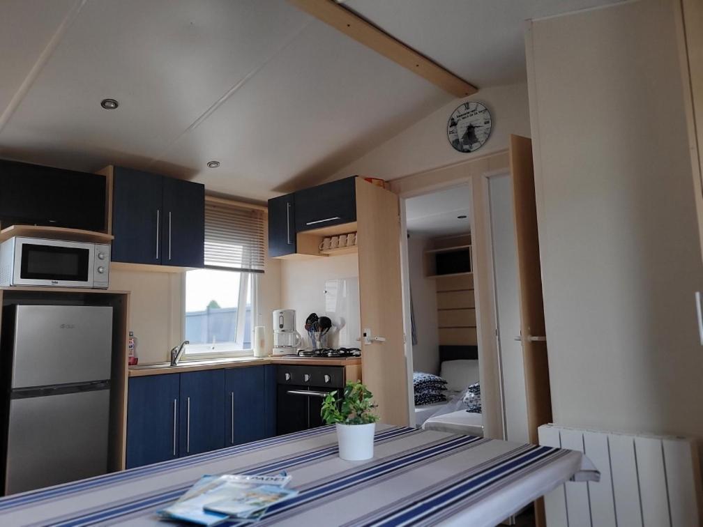 Le Petit Fute 112 Lägenhet Biville-sur-Mer Exteriör bild